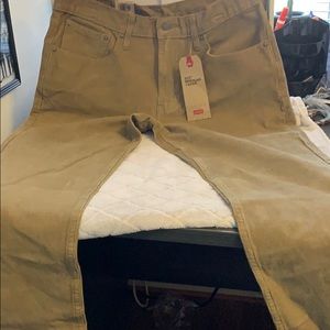 Men’s Levi corduroys size 32x30 NWT